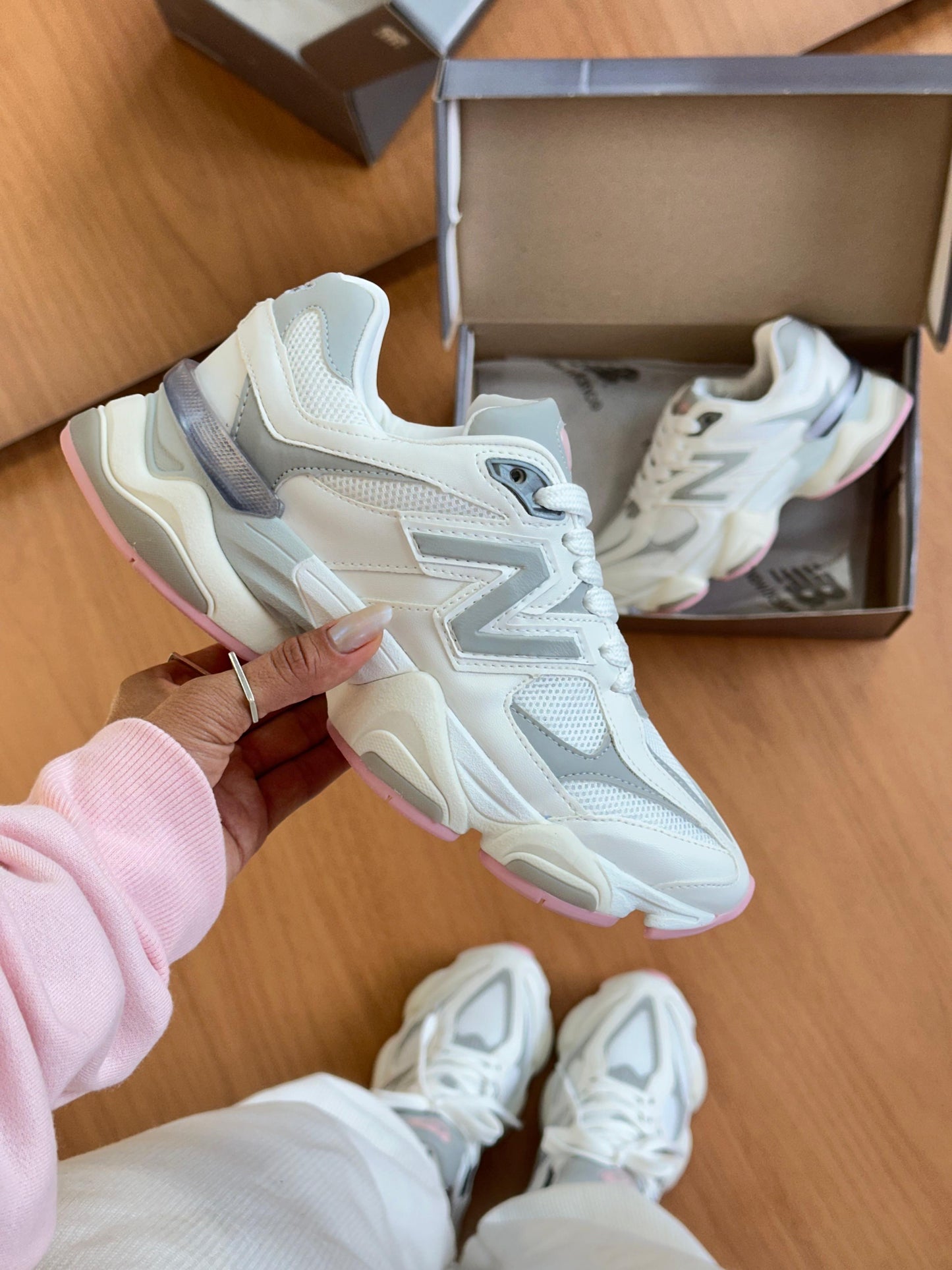 Tênis NB 9060 Branco e Rosa