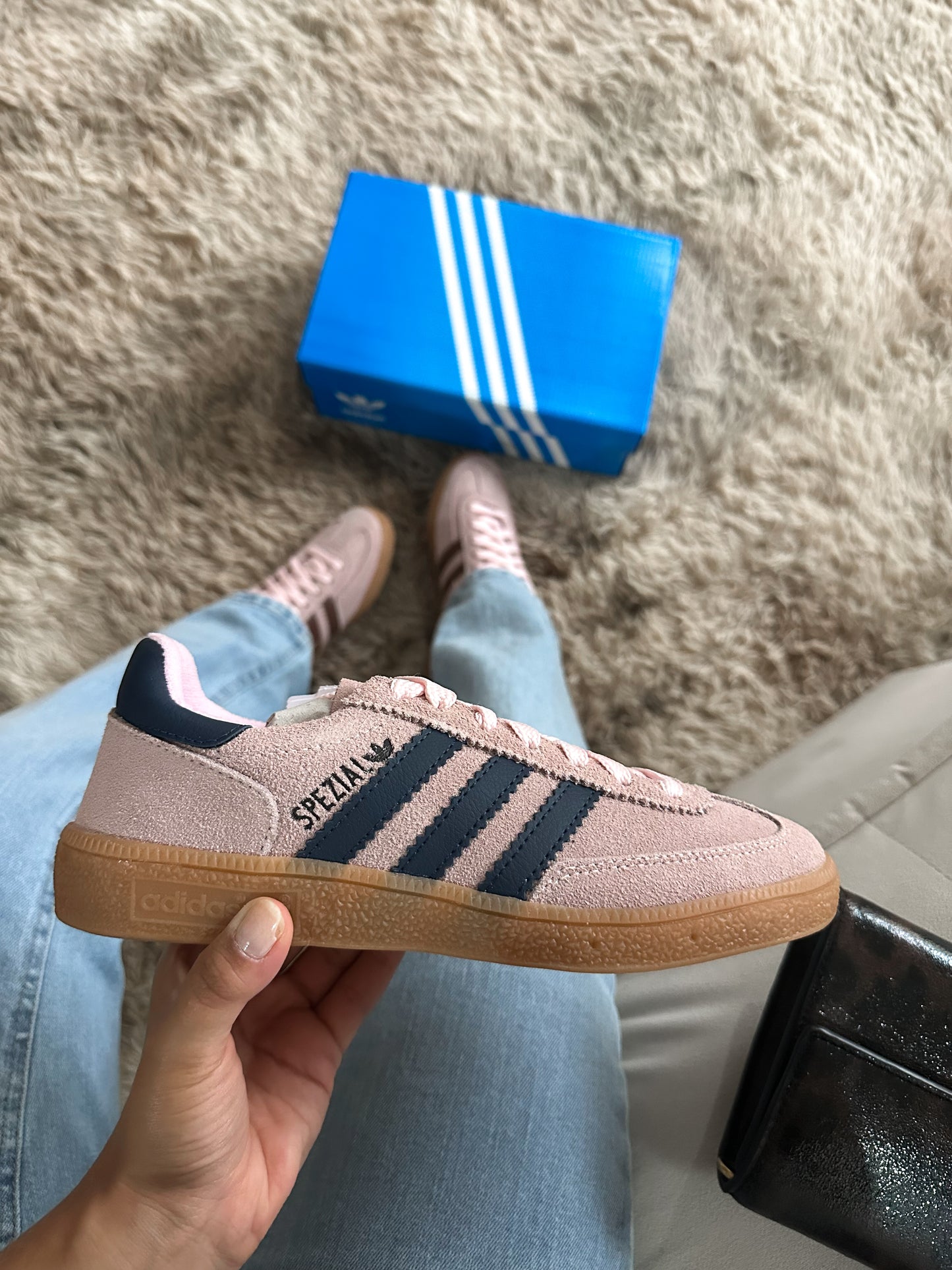 Tênis AD Handball Spezial Rosa Claro Arctic Night IF6561 - Spezial Rosa Claro / Azul Escuro