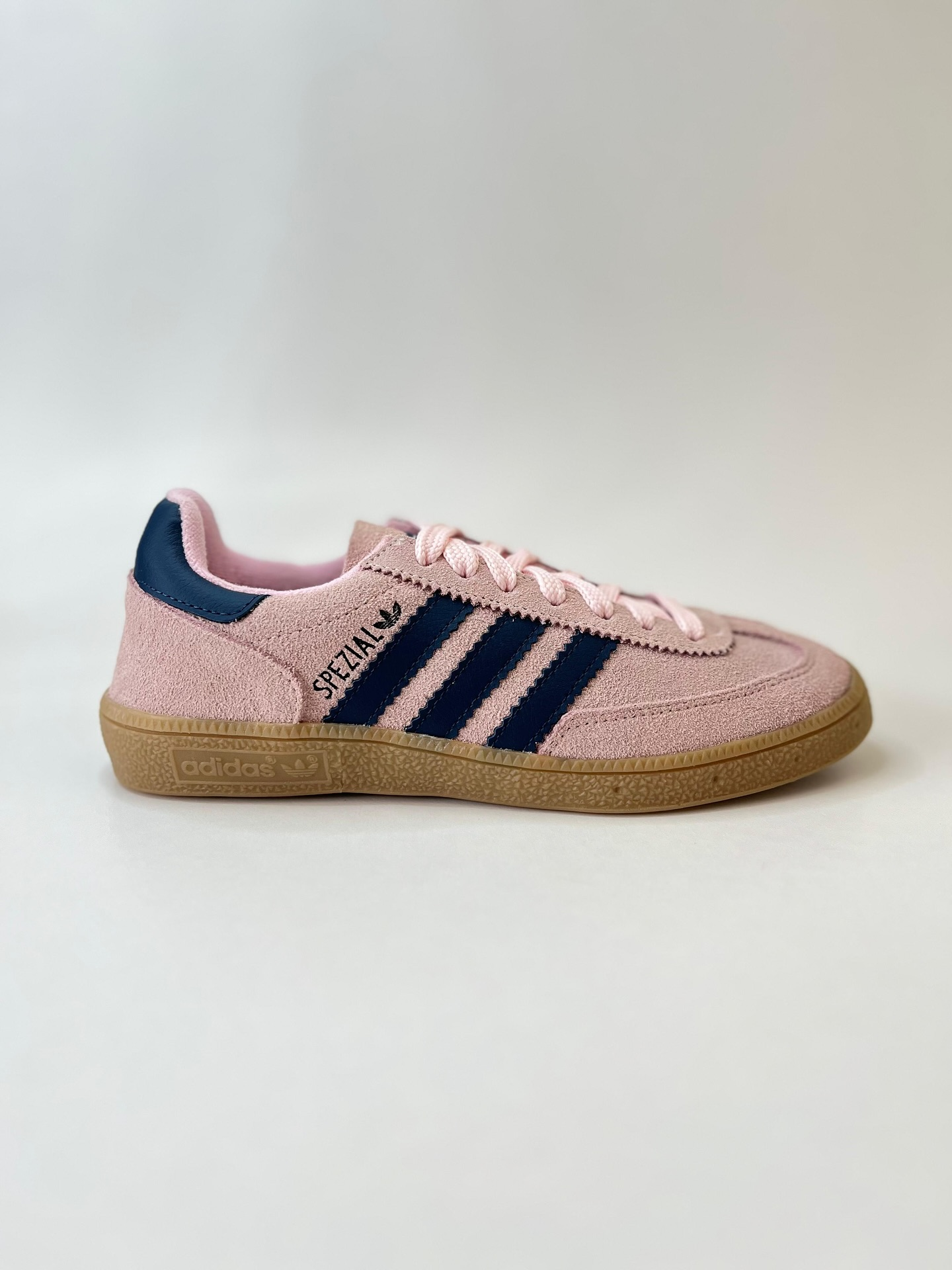 Tênis AD Handball Spezial Rosa Claro Arctic Night IF6561 - Spezial Rosa Claro / Azul Escuro